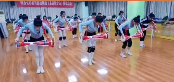 民族民间舞表演十四级课堂瞬间