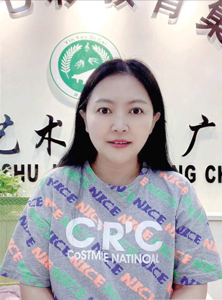 总校副校长兼国际教育广场校长-杨皓茹